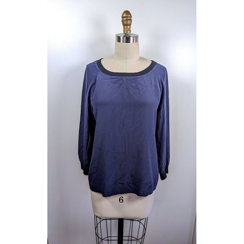 J Crew 100% Silk Top Women Size 2 Minimalist Career Feminine Capsule Lightweight
